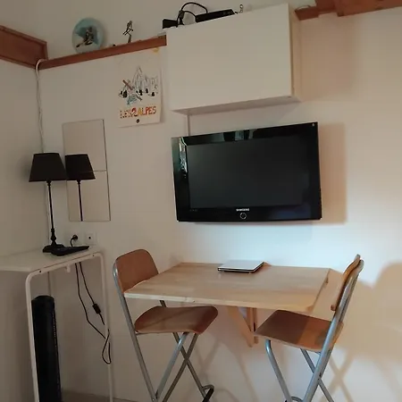 Au Pied De L'alpe D'huez